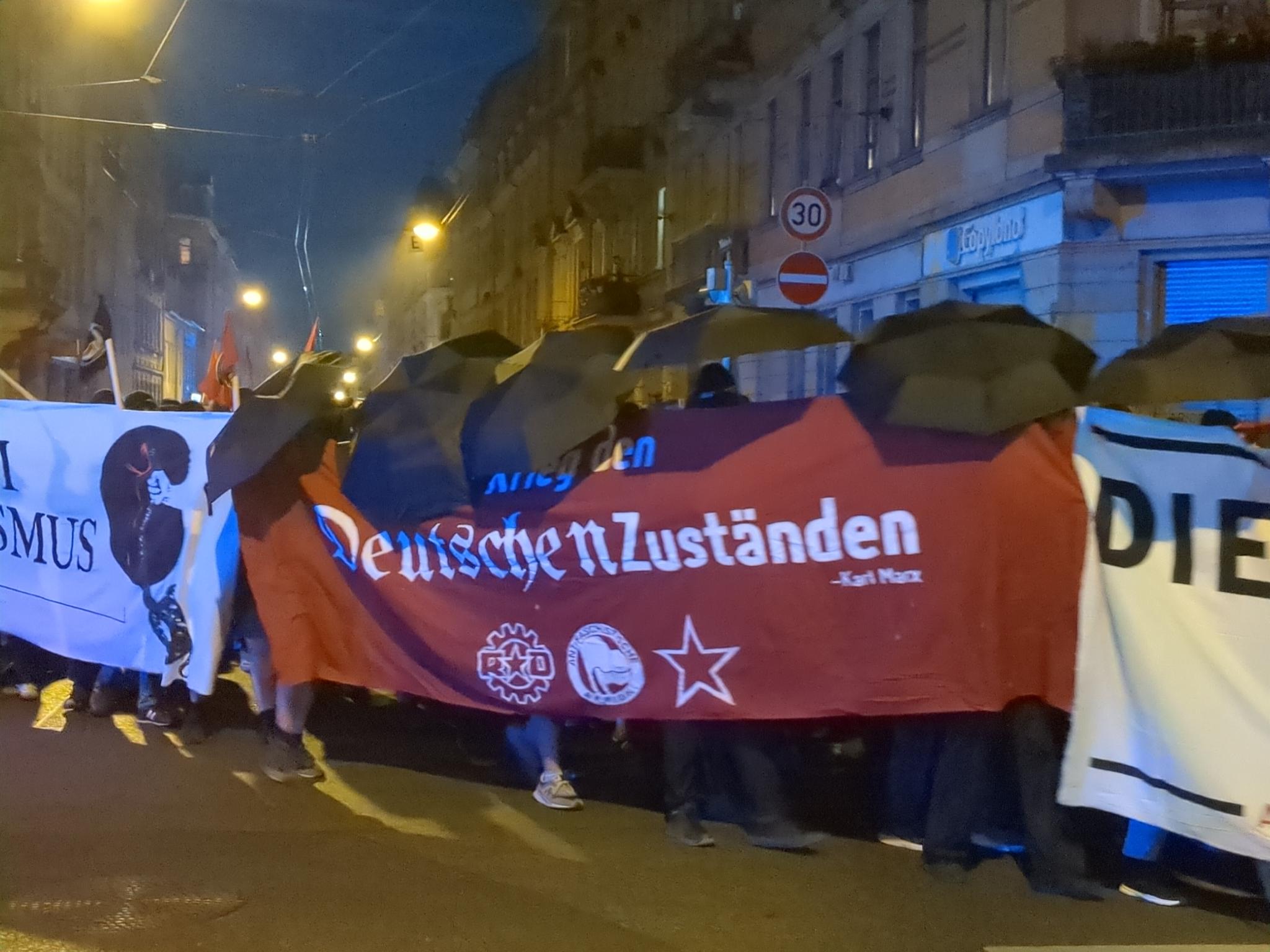 Landtagswahlen in Sachsen – Kraftvolle Demonstration noch am Wahlabend